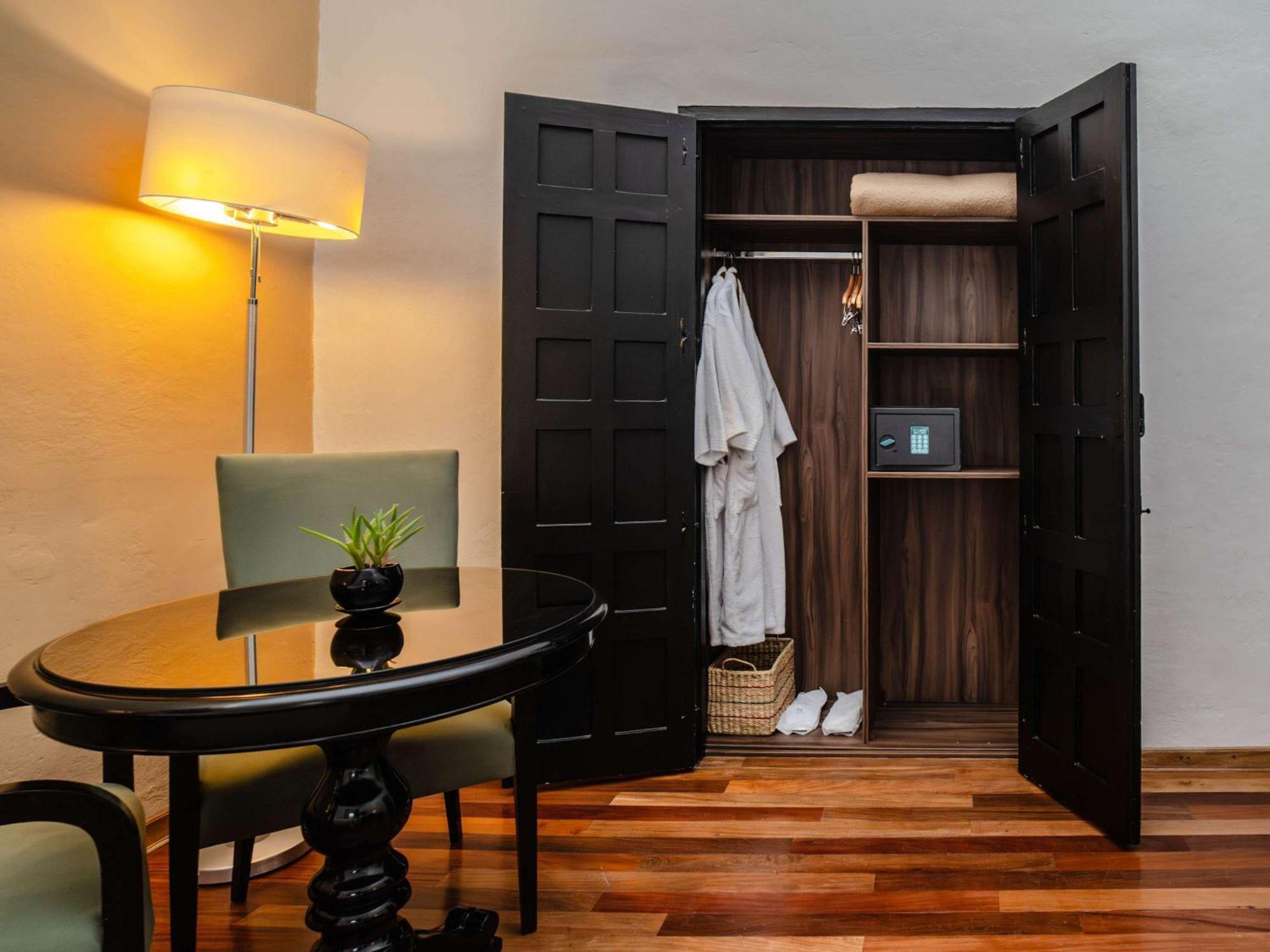 Novotel Hotel 4*