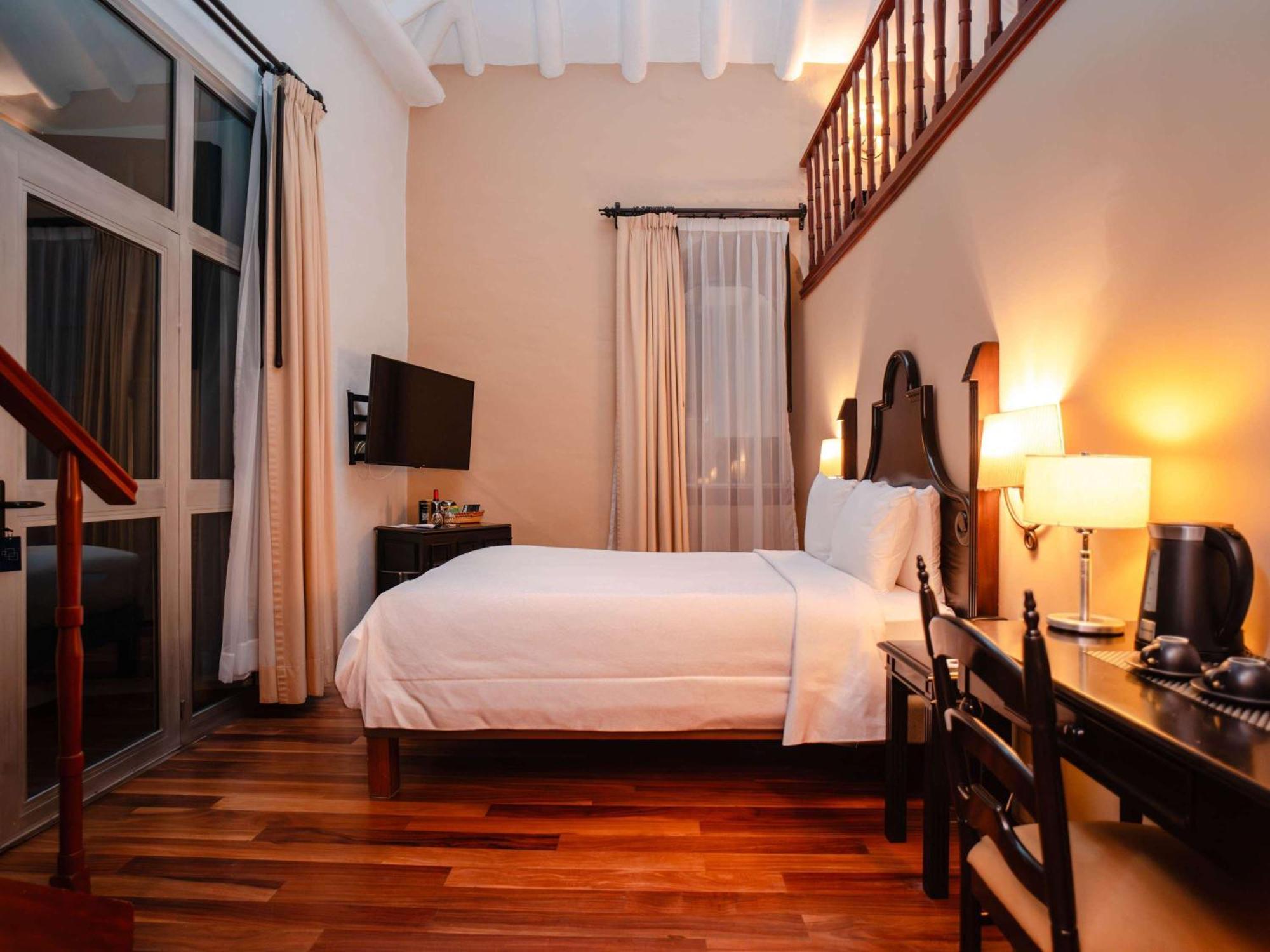 Novotel Hotel 4*